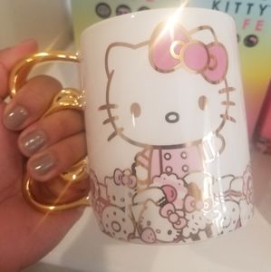 HELLO KITTY CAFÉ LMTD EDTN GOLD MUG